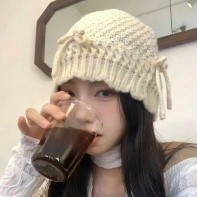 圆月映花都